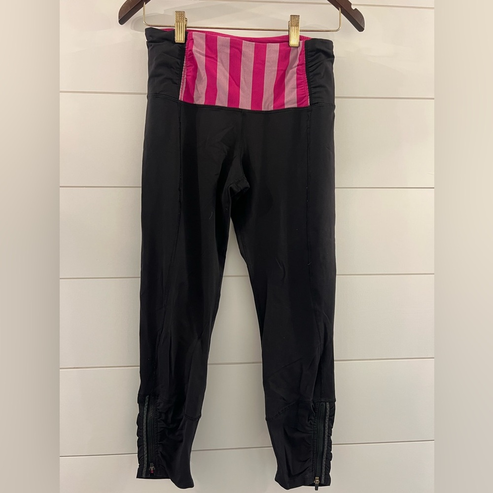 LULULEMON RUNDAY CROPS size 6 GUC